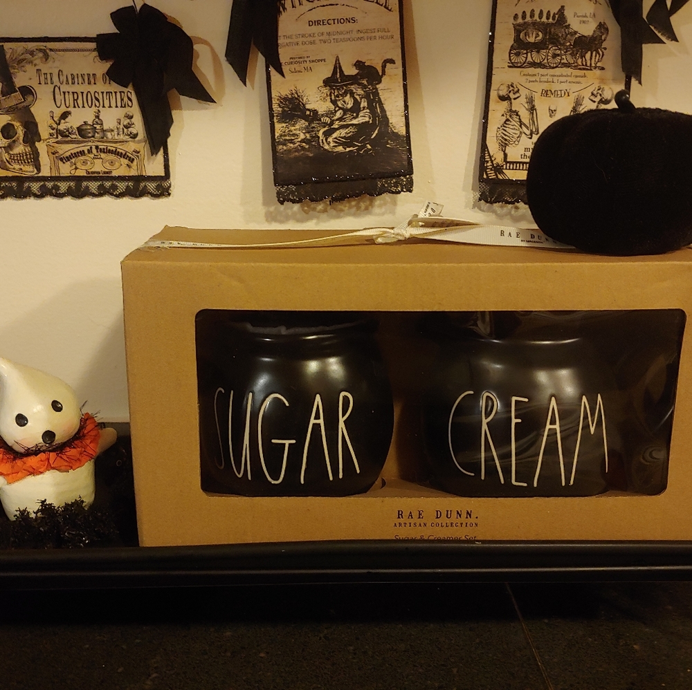 Rae Dunn sugar creamer set